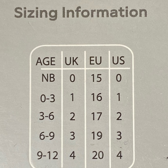 3/$20 💞 Old Navy Infant Slippers - Picture 5 of 5